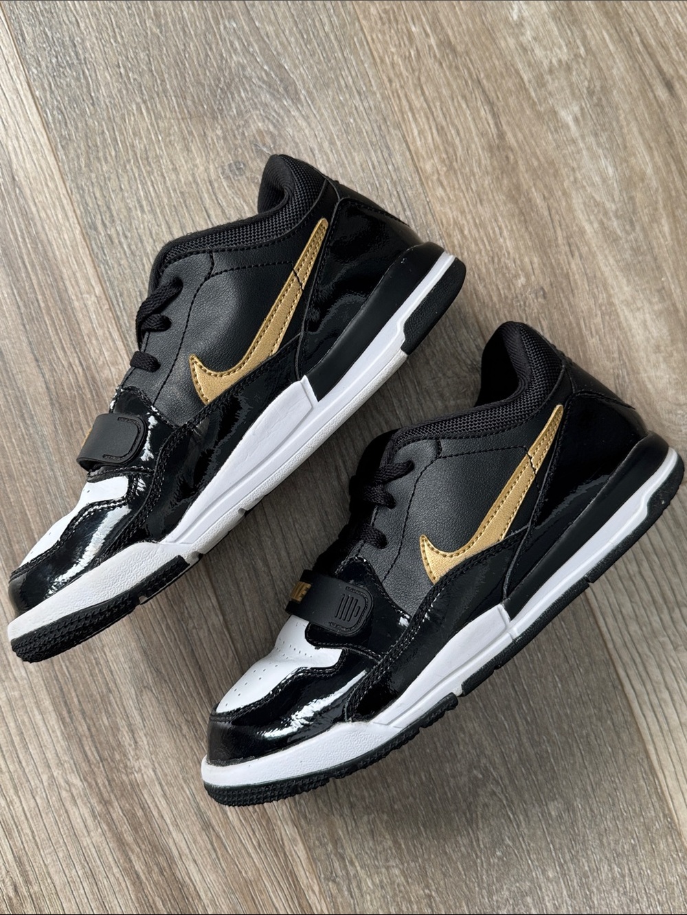 Air Jordan Legacy 312 Low PS Black Metallic Gold Basketball Shoes Boys Size 2.5 - Picture 5 of 10